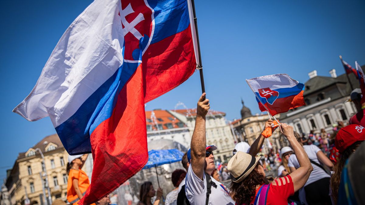 Centrum Bratislavy zablokovali odpůrci proticovidových restrikcí
